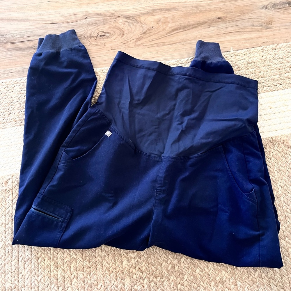 Figs jogger style maternity scrubs pants
